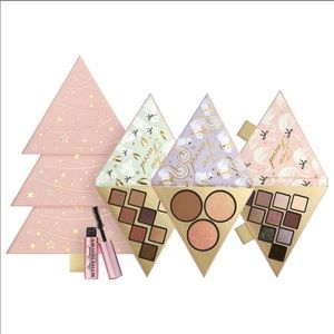Too Faced Under the Christmas Tree Palette